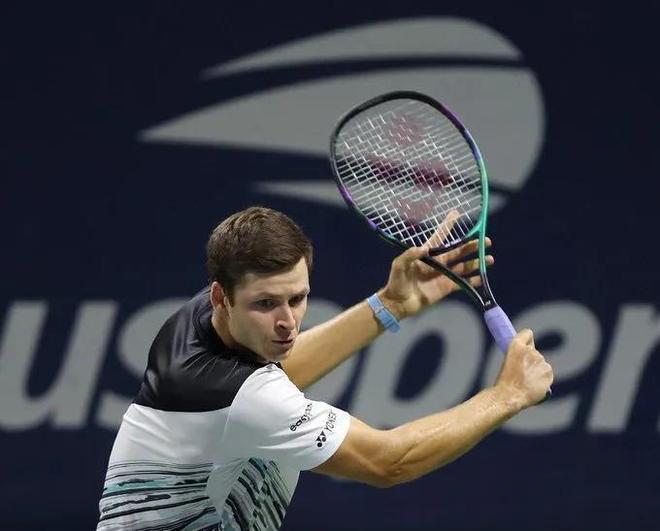 她用自己的 她用自己的